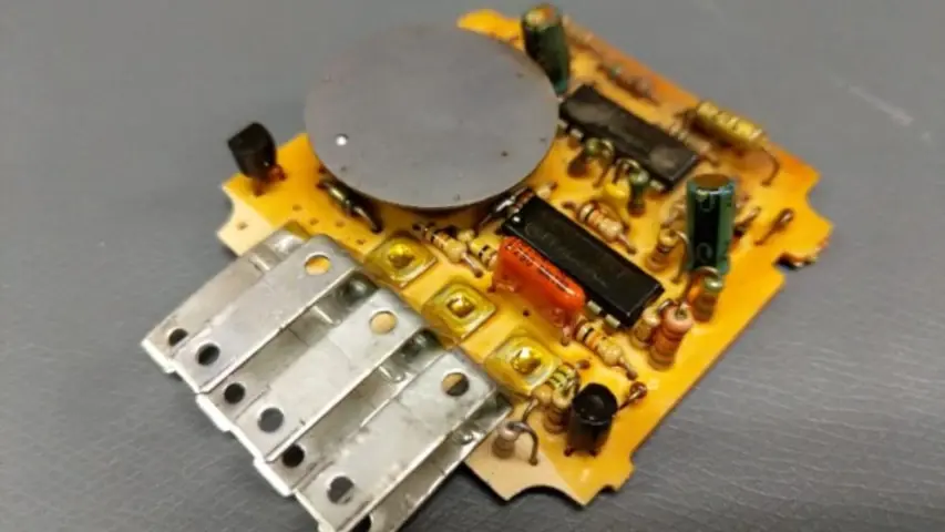 Exposed wagon chime module. What will be the best way to reverse engineer this design? Exposed wagon chime module. What will be the best way to reverse engineer this design?