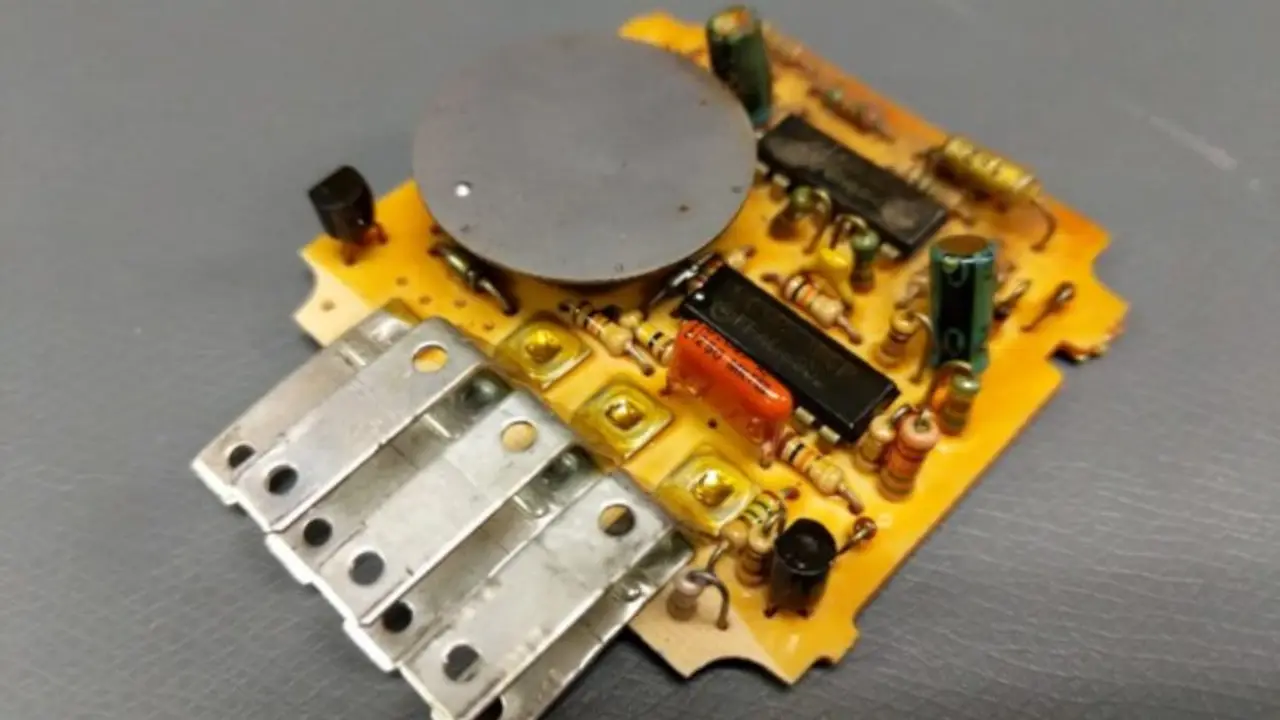 Internal PCB for the chime module. Internal PCB for the chime module.