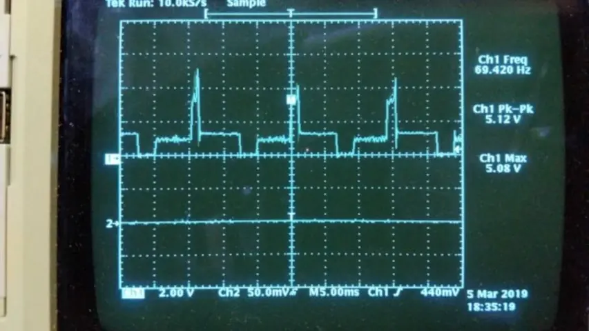 Signal from the distributor tachometer output. This is through a 10X probe. Signal from the distributor tachometer output. This is through a 10X probe.